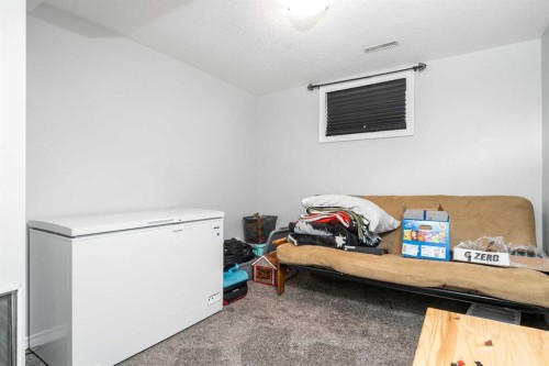 4821 56 Avenue, Taber, AB - Indoor