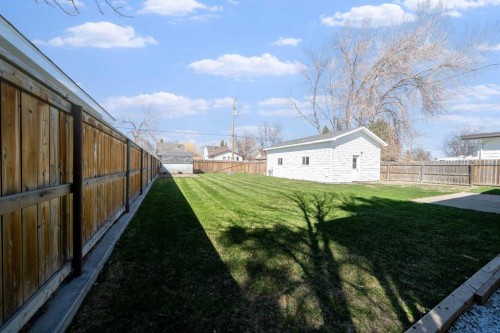 4821 56 Avenue, Taber, AB - Outdoor