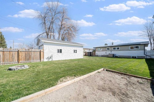 4821 56 Avenue, Taber, AB - Outdoor