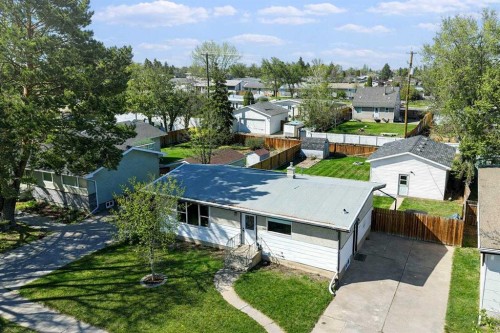 4821 56 Avenue, Taber, AB - Outdoor