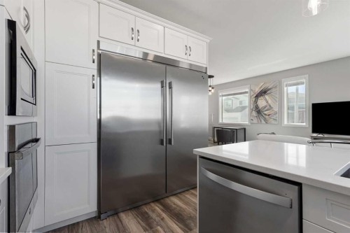 2 Miners Road West, Lethbridge, AB - Indoor Photo Showing Kitchen