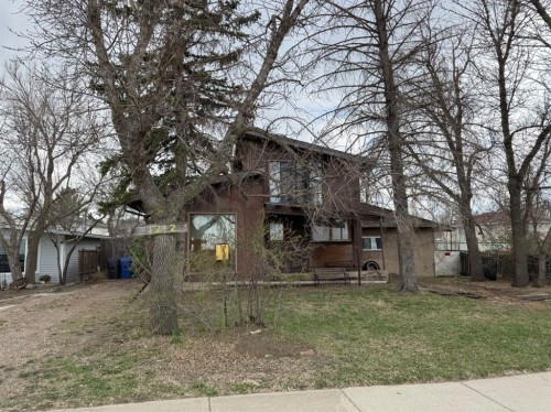 1212 44 Avenue North, Lethbridge, AB 