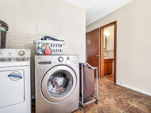 5502 45 Avenue, Taber, AB 