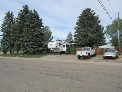 5502 45 Avenue, Taber, AB 