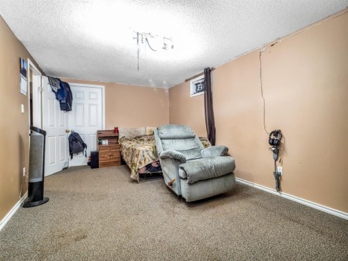 5502 45 Avenue, Taber, AB 