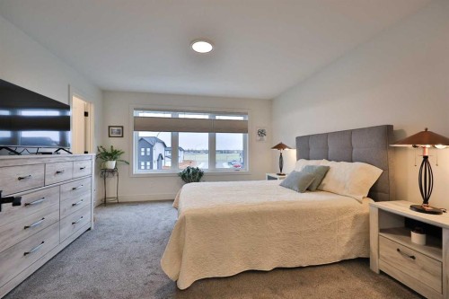 42 Blackwolf Pass North, Lethbridge, AB - Indoor Photo Showing Bedroom
