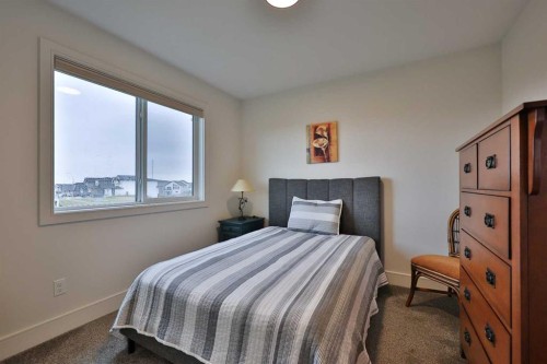 42 Blackwolf Pass North, Lethbridge, AB - Indoor Photo Showing Bedroom