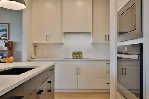 42 Blackwolf Pass North, Lethbridge, AB - Indoor Photo Showing Kitchen