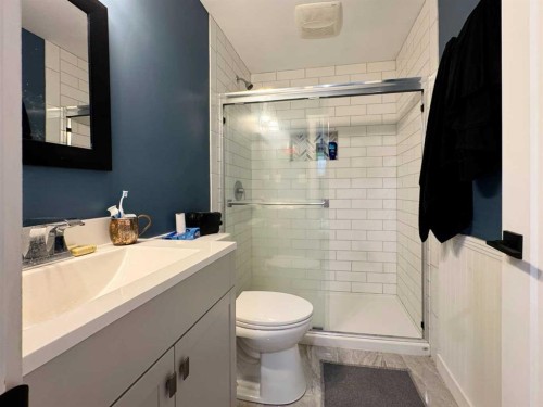 86 Riverstone Boulevard West, Lethbridge, AB - Indoor Photo Showing Bathroom