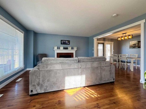 86 Riverstone Boulevard West, Lethbridge, AB - Indoor Photo Showing Living Room
