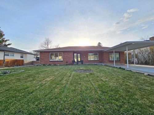 1010 13 Street SOUTH Lethbridge, AB T1K 1S5