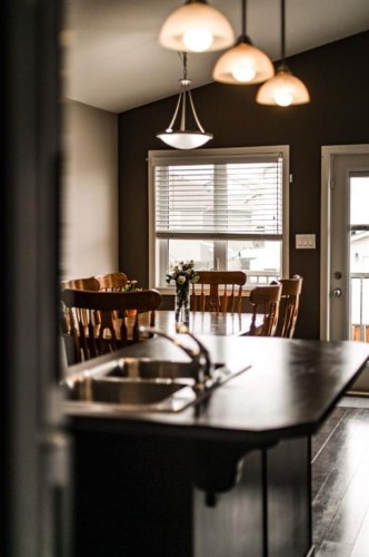 821 Silkstone Close West, Lethbridge, AB - Indoor Photo Showing Dining Room