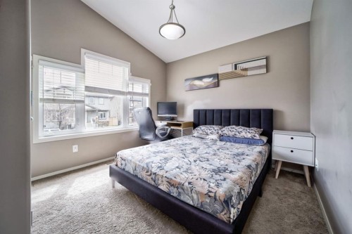 821 Silkstone Close West, Lethbridge, AB - Indoor Photo Showing Bedroom