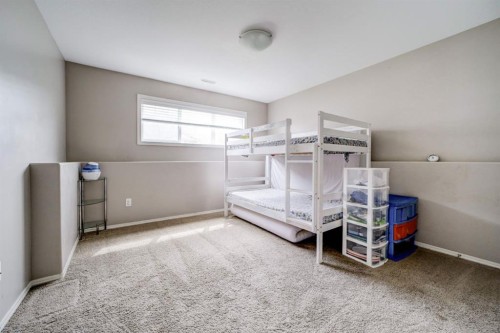 821 Silkstone Close West, Lethbridge, AB - Indoor Photo Showing Bedroom