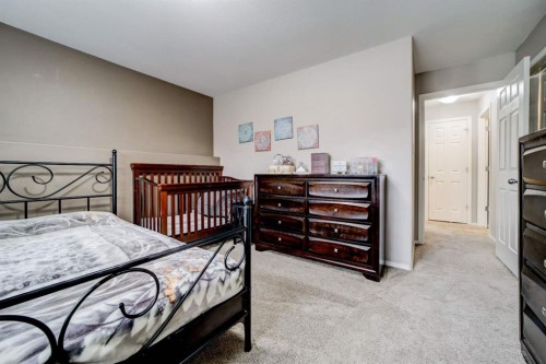 821 Silkstone Close West, Lethbridge, AB - Indoor Photo Showing Bedroom
