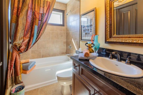 135 Garrison Drive, Fort Macleod, AB - Indoor Photo Showing Bathroom