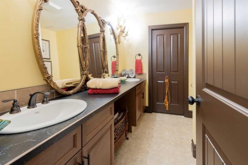 135 Garrison Drive, Fort Macleod, AB - Indoor Photo Showing Bathroom