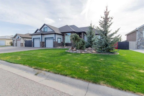 135 Garrison Drive, Fort Macleod, AB - Outdoor