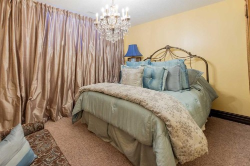 135 Garrison Drive, Fort Macleod, AB - Indoor Photo Showing Bedroom