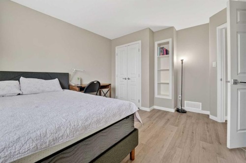 678 Twinriver Crescent West, Lethbridge, AB - Indoor Photo Showing Bedroom