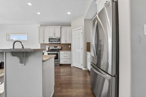 678 Twinriver Crescent West, Lethbridge, AB - Indoor Photo Showing Kitchen With Stainless Steel Kitchen With Upgraded Kitchen
