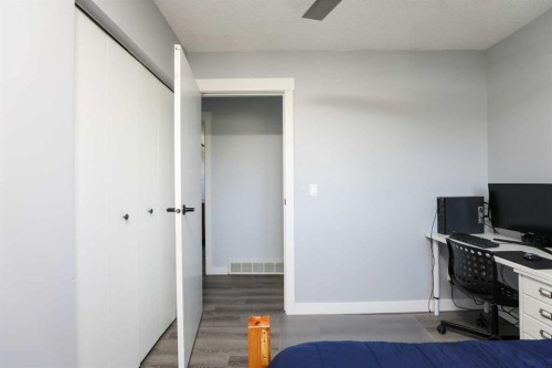 97 Laval Court West, Lethbridge, AB - Indoor Photo Showing Office