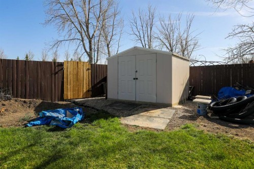 97 Laval Court West, Lethbridge, AB - Outdoor