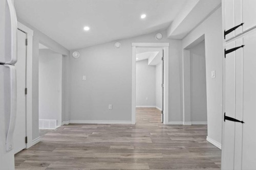331 N 200 E, Raymond, AB - Indoor Photo Showing Other Room