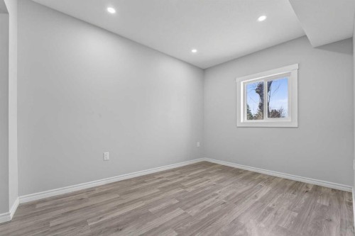331 N 200 E, Raymond, AB - Indoor Photo Showing Other Room