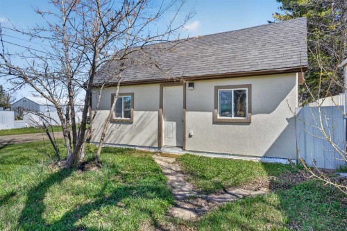 331 N 200 E, Raymond, AB - Outdoor