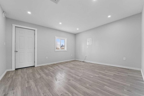 331 N 200 E, Raymond, AB - Indoor Photo Showing Other Room