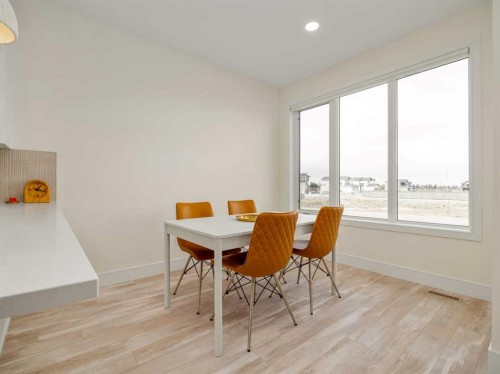 4325 28 Avenue South, Lethbridge, AB - Indoor Photo Showing Dining Room