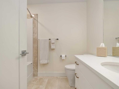 4325 28 Avenue South, Lethbridge, AB - Indoor Photo Showing Bathroom