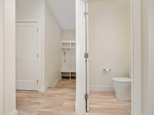 4325 28 Avenue South, Lethbridge, AB - Indoor Photo Showing Bathroom