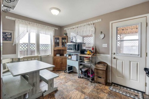 4716 Heritage Drive, Taber, AB - Indoor Photo Showing Other Room