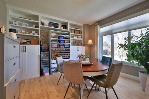 397 S 250 W, Raymond, AB - Indoor Photo Showing Dining Room