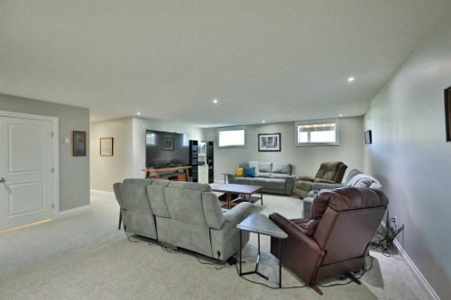 397 S 250 W, Raymond, AB - Indoor