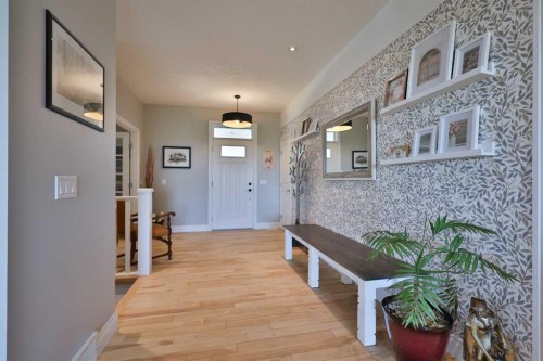397 S 250 W, Raymond, AB - Indoor Photo Showing Other Room