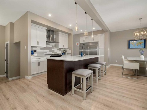 413 Devonia Way West, Lethbridge, AB - Indoor Photo Showing Kitchen With Upgraded Kitchen