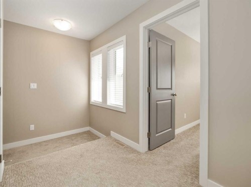 413 Devonia Way West, Lethbridge, AB - Indoor Photo Showing Other Room