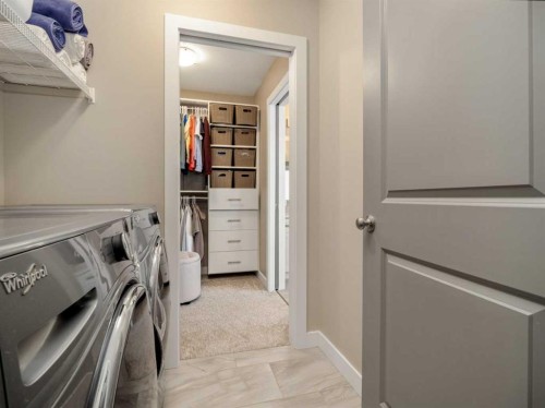 413 Devonia Way West, Lethbridge, AB - Indoor Photo Showing Laundry Room