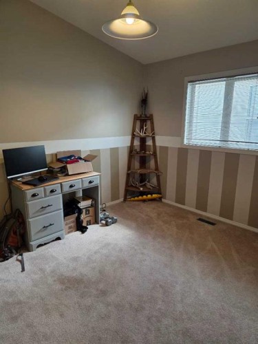 4 St James Boulevard North, Lethbridge, AB - Indoor