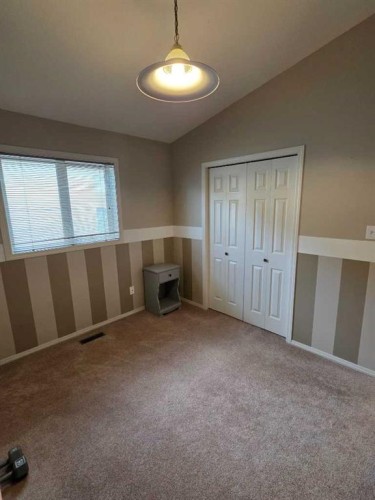 4 St James Boulevard North, Lethbridge, AB - Indoor