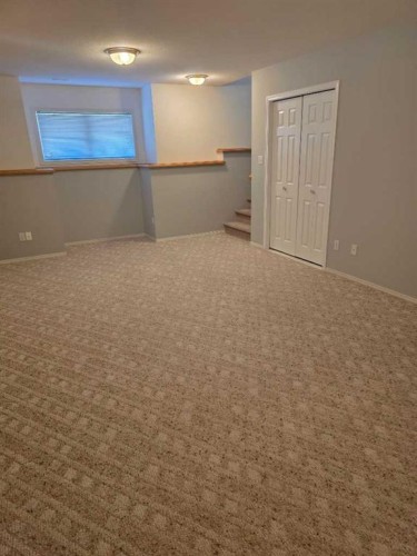 4 St James Boulevard North, Lethbridge, AB - Indoor Photo Showing Other Room