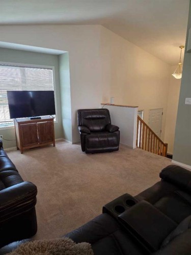 4 St James Boulevard North, Lethbridge, AB - Indoor