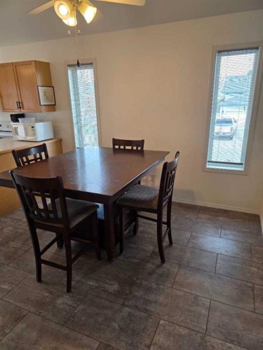 4 St James Boulevard North, Lethbridge, AB - Indoor Photo Showing Dining Room