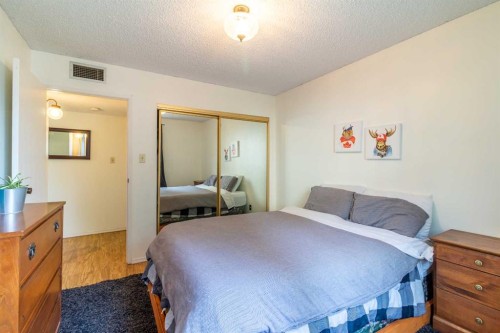 110-65 Temple Blvd W, Lethbridge, AB - Indoor Photo Showing Bedroom