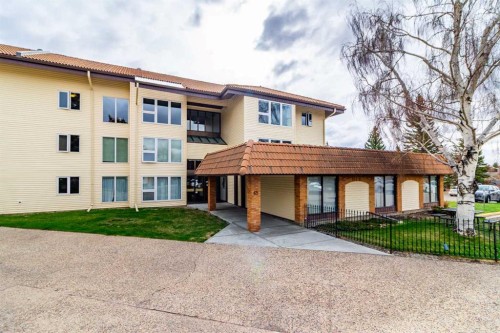 110-65 Temple Blvd W, Lethbridge, AB - Outdoor With Facade