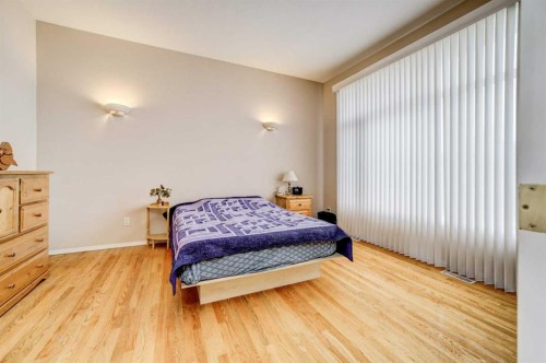 50 Sarcee Place West, Lethbridge, AB - Indoor Photo Showing Bedroom