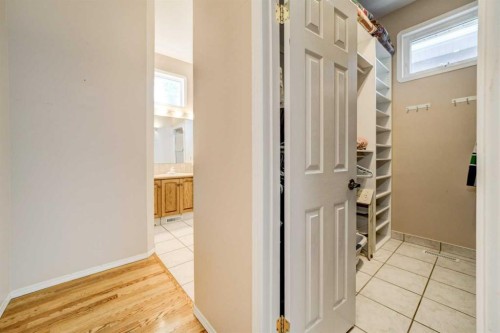 50 Sarcee Place West, Lethbridge, AB - Indoor Photo Showing Other Room